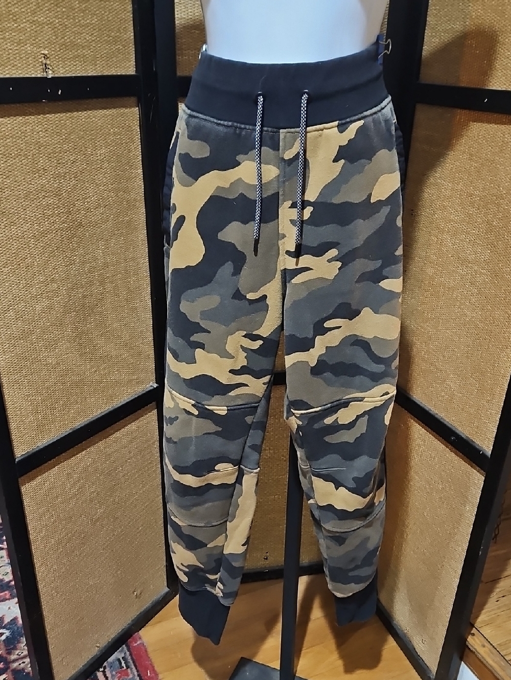 The North Face Men's Camo Joggers in Olive & Black